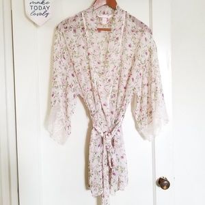 Victorias Secret Kimono Style Floral and Lace Robe
